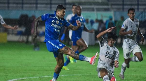 Persib Kunci Posisi Dua Klasemen Usai Kalahkan Borneo FC 2-1