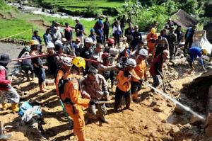 BNPB Sebut Akibat Tertimbun Longsor di Kabupaten Garut, Tiga Orang Meninggal