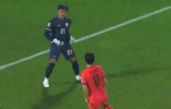 Aksi Joget Kocak Ernando Ari Gagalkan Penalti Pemain Korea Selatan U-23, Media Vietnam Reaksi?