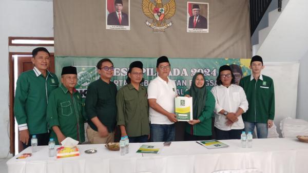 Utusan H Wahid Ambil Formulir Pendaftaran Bacawalkot Tasikmalaya untuk Pilkada 2024 dari PKB