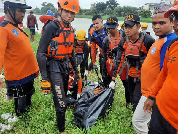 Warga Cilosari yang Tenggelam di Sungai Banjir Kanal Timur Semarang Ditemukan Tewas