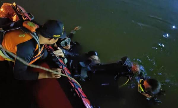 Bahaya! Pencari Ikan Hilang Tenggelam di Sungai BKT Semarang