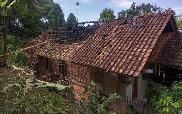 Rumah Dadang di Cisaga Ciamis Nyaris Ludes Terbakar, Diduga Gegara Obat Nyamuk Bakar