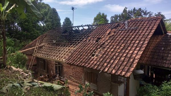 Rumah di Cisaga Ciamis Nyaris Hangus Terbakar, Kebakaran Diduga Dari Obat Nyamuk Bakar