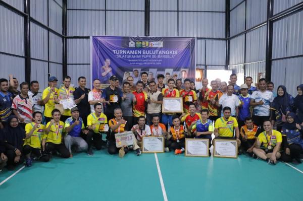 Turnamen Bulutangkis PUPR se-Bersela Aceh Berakhir, Aceh Jaya Raih Juara Utama