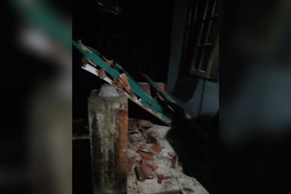 Rumah Sekdes Ratawangi Banjarsari Ciamis Rusak Terdampak Gempa Garut dengan Kekuatan 6,5 M
