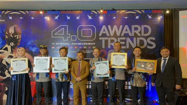 Kapolres Lumajang Raih Penghargaan Inspiring Profesional and Leadership Award 2024