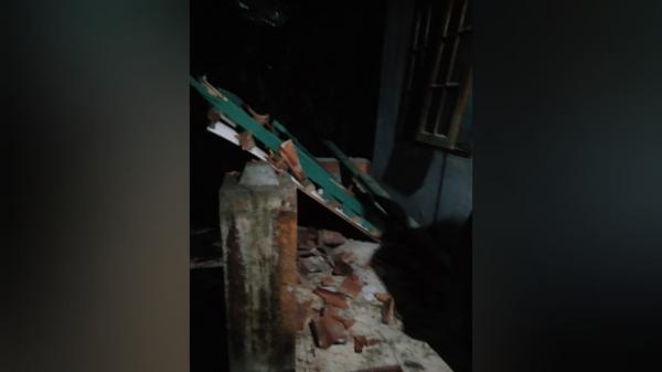 Gempa M 6,5 Garut Guncang Ciamis, Rumah Sekdes Ratawangi Ambruk