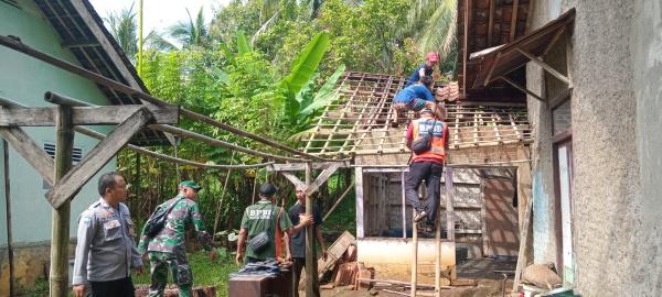Dampak Gempa Garut M 6,5, Rumah Warga di Kota Banjar Ambruk