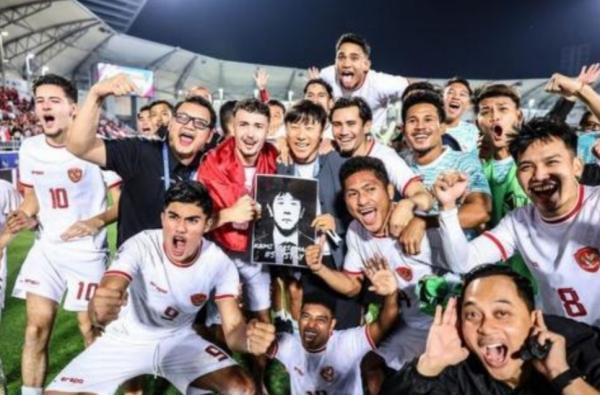 Tiket Ludes Terjual! Suporter Siap Teror Lawan di Semifinal Timnas Indonesia vs Uzbekistan U-23