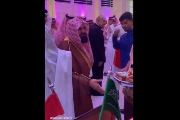 Momen saat Imam Masjidil Haram Syekh Sudais Bertanya ‘Mana Indomie? di Arab Saudi