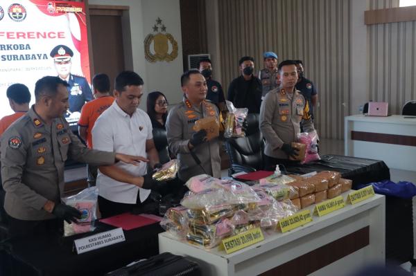 Polrestabes Surabaya Berhasil Ungkap Transaksi Narkoba Senilai Rp66 Miliar, Begini Kronologinya