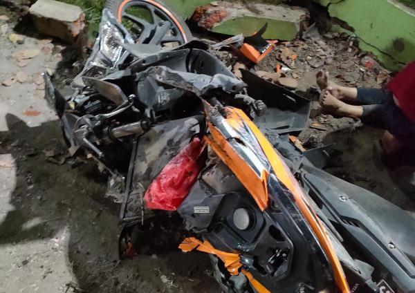 Mengerikan! Motor Vario Hancur Tertabrak Truk di Jombang, Begini Kondisi Pengendara