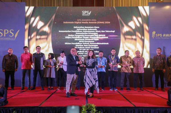 Pelindo Multi Terminal Raih Penghargaan Sosial Media Terbaik di SPS Awards 2024