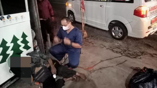Turun Dari Bus, Seorang Penumpang Ditemukan Meninggal di Trotoar Perempatan Lanbau Ciawi Tasikmalaya