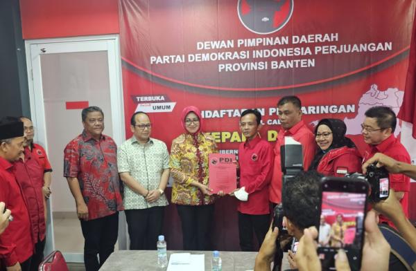 Bacalon Gubernur Banten Airin, Mendaftar di PDI Perjuangan Provinsi Banten