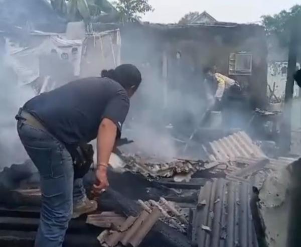 Api Melahap Habis Posko Gojek di Jl. Anggrek Kota Depok