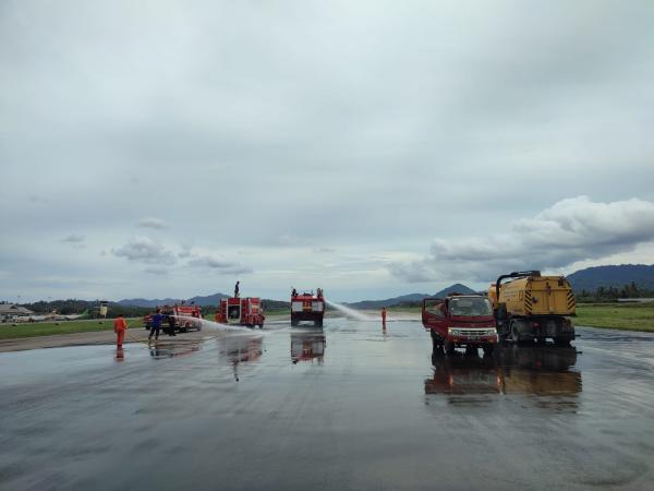 Bandara Sam Ratulangi Lakukan Pembersihan Airside dan Terminal