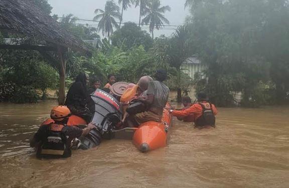 Banjir Bandang Diserati Longsor Terjang Luwu  7 Orang Tewas Tertimbun