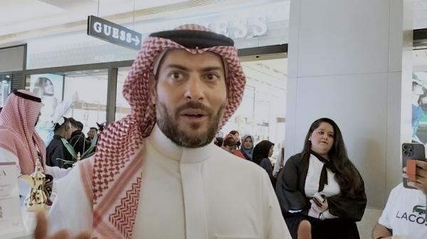 Mudahkan Wisatawan, Arab Saudi Izinkan Umrah Pakai Visa Turis