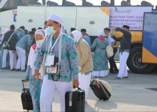 Pelantikan PPIH Embarkasi Surabaya, Momentum Beri Layanan Prima Jemaah Haji, Ini Pesan Pj Gubernur