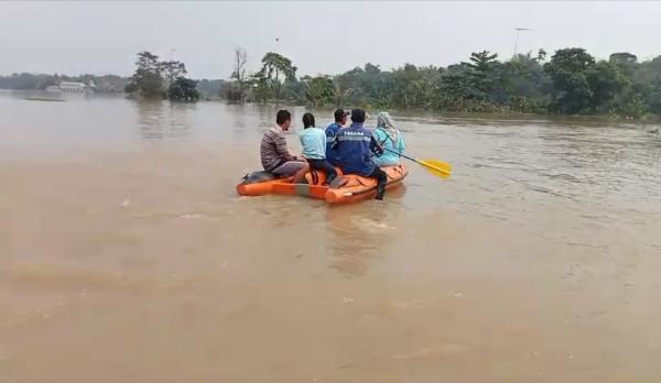 Sungai Cibeureum Meluap Satu Kampung di Jawilan Kabupaten Serang Terisolir
