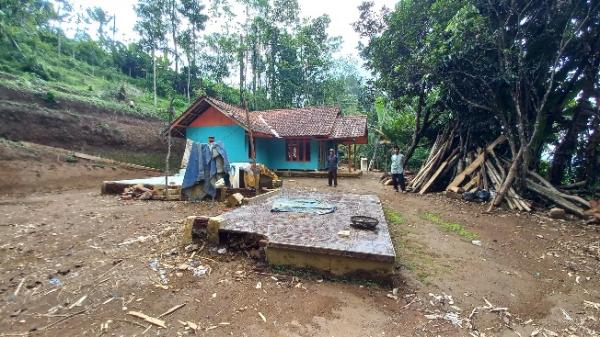 Rumah Terdampak Tanah Longsor di Salawu Dikosongkan, Penghuni Dievakuasi ke Tempat Aman