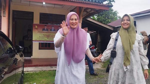 Maju Pilkada Belitung, Hellyana Ambil Formulir Pendaftaran di 3 Partai
