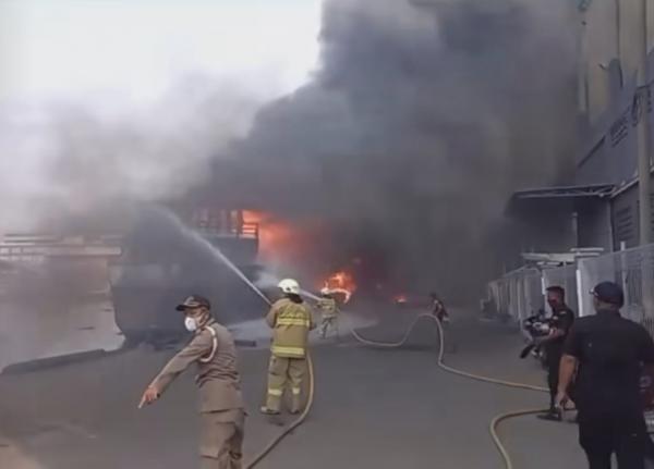 Terjadi Kebakaran Kapal di Penjaringan Jakarta Utara, 60 Personel Dikerahkan ke Lokasi