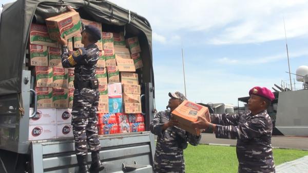 Lantamal VI Makassar Salurkan Bantuan Logistik ke Korban Banjir Luwu