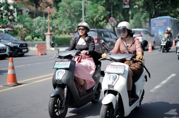 Naik Motor Listrik Honda, Komunitas Bikers Perempuan Semarang Tampil Elegan