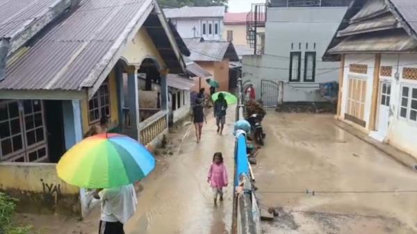 Hujan 4 Jam, Belasan Rumah di Kampung Salo Kendari Terendam Banjir