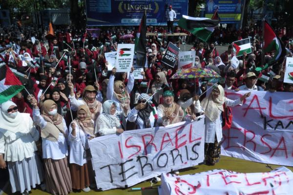 Ribuan Civitas Akademika Umsida dan Smamda Gelar Demo Tuntut Kemerdekaan Palestina