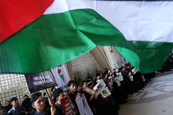 Aksi Bela Palestina di UM Surabaya