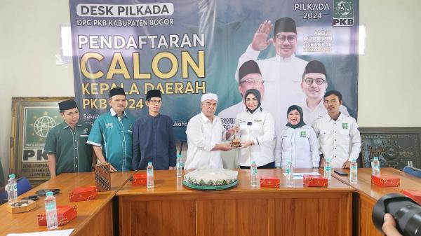 FOTO: Yusinta Resmi Daftar Bakal Cabup Kabupaten Bogor
