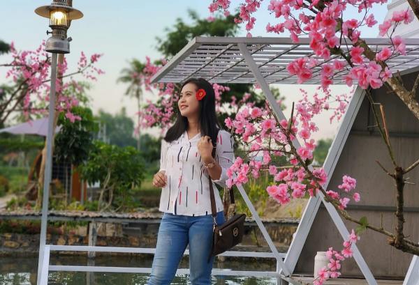 Wisata Somber Rajah Sumenep Tambah Wahana, Bunga Sakura Bertebaran Bikin Takjub