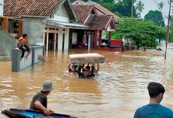 Banjir di Jurang Mangu Tangerang Selatan Akibatkan 100 Kepala Keluarga Terdampak