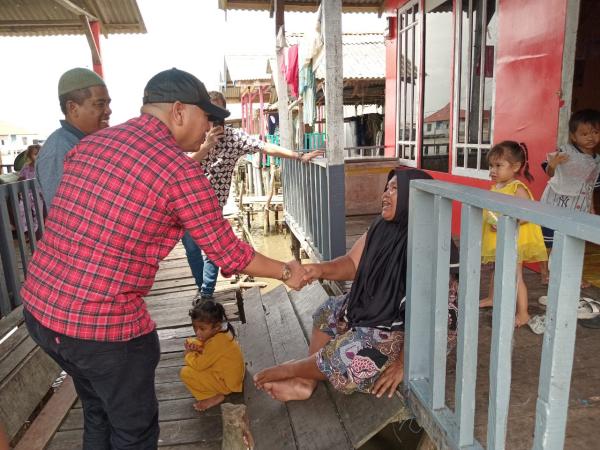 Nikson Nababan Blusukan ke Kampung Nelayan Seberang Belawan 