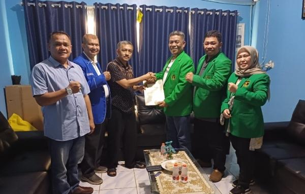 Wakili Politisi Elly Yasin, Lurah Usup Sambangi Partai Demokrat Ambil Formulir Cabup Cawabup Bogor