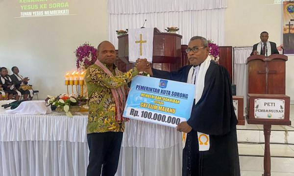 Pemkot Sorong Kucurkan Miliaran Rupiah Dana Bantuan Bagi Pembangunan Rumah-Rumah Ibadah