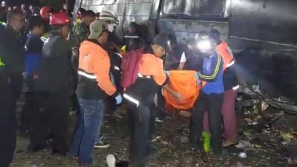 Bus Terguling di Turunan di Ciater Subang Usai Acara Perpisahan, 10 Siswa SMK Asal Depok Tewas