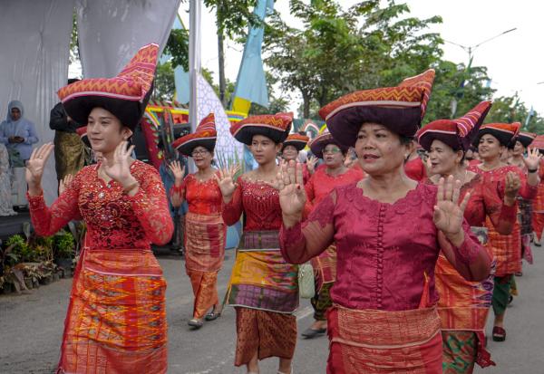Pawai Taaruf MTQ ke-57 Cerminkan Keragaman Budaya dan Kebersamaan di Kota Medan