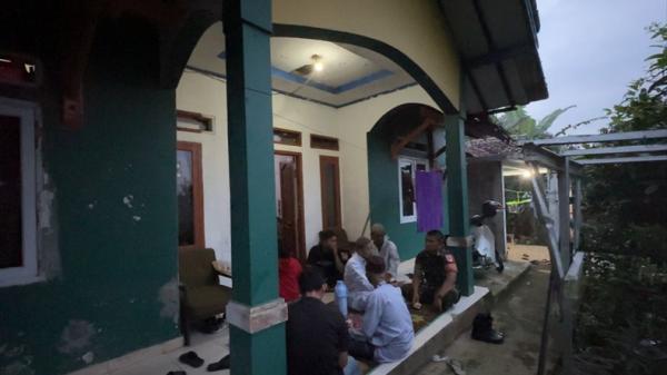 Tragis! Balita di Cikole Sukabumi Tewas Digigit Ular Weling saat Tidur Dalam Rumah