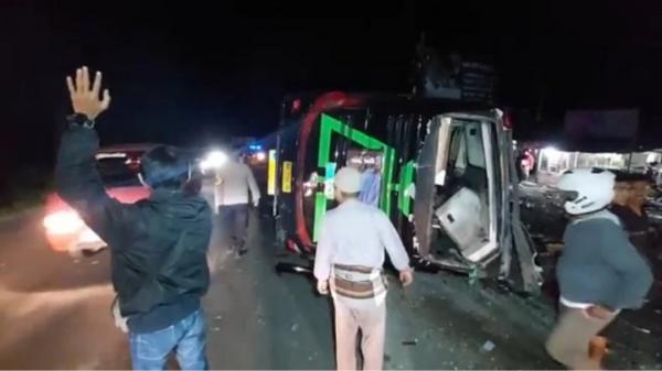 Bus Bawa Rombongan Siswa Kecelakaan di Ciater Subang, 9 Orang Dilaporkan Tewas