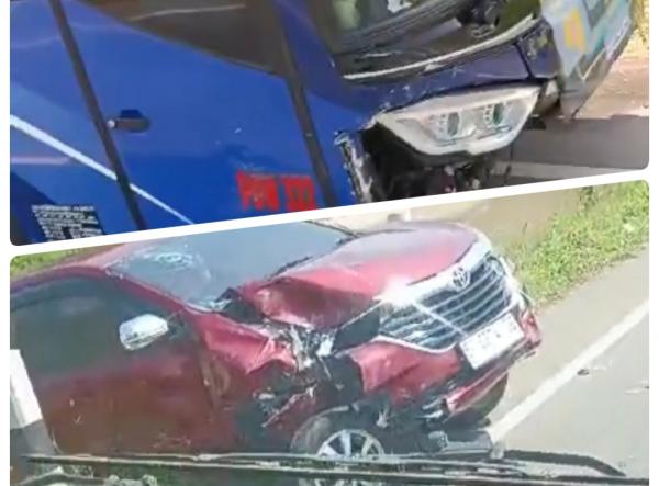 Bus Rombongan Pariwisata Pelajar SMK dengan Minibus Ringsek Usai Terlibat Kecelakaan di Brebes