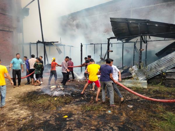 Dua Rumah Warga Hangus Dilahap Sijago Merah Korban Panik di Aceh Utara.Polisi: Tidak Ada Korban Jiwa
