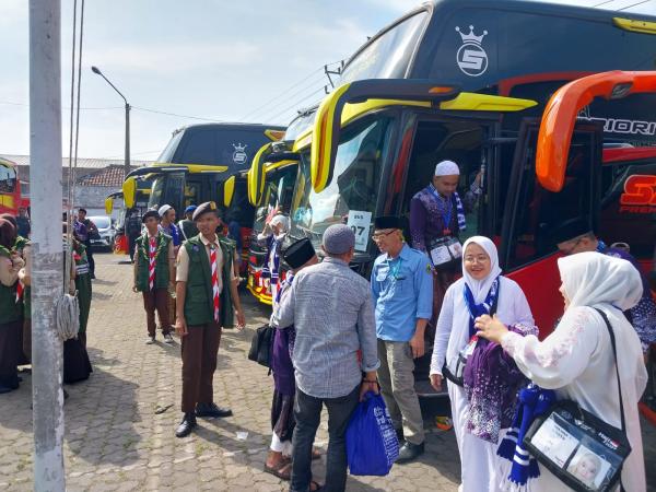 12 Bus Disiapkan Kemenag Berangkatkan 432 Calon Jemaah Haji Cianjur
