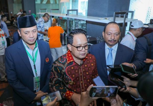 Pj Gubernur Jawa Timur Dorong Semangat Juara di Rakerprov KONI Jatim