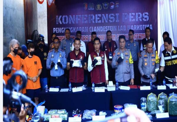 Bareskrim Polisi Tetapkan Tiga Tersangka WNA Kasus Lab Narkoba Klandestin Hidroponik Ganja di Badung