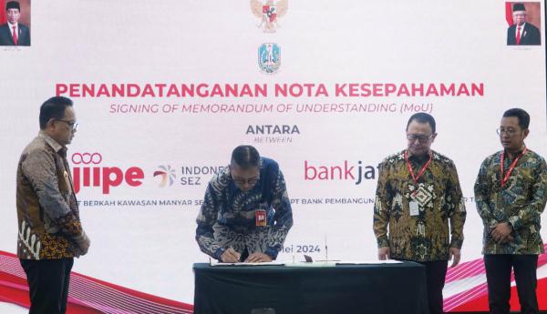 Perkuat Ekspansi Bisnis, Bank Jatim Tanda Tangani MoU dengan Pengelola JIIPE